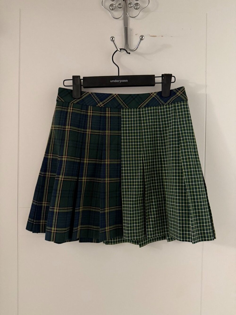 Aritzia Sunday Best Olive skirt checkered plaid green size 4
